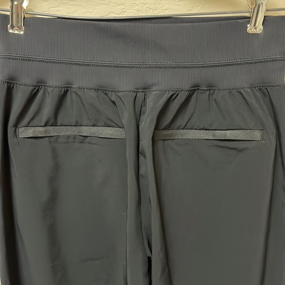 Athleta women’s joggers. Black sz 8. Like new. - Picture 4 of 7